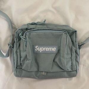AUTHENTIC Supreme shoulder bag baby blue SS18 NEVER USED
